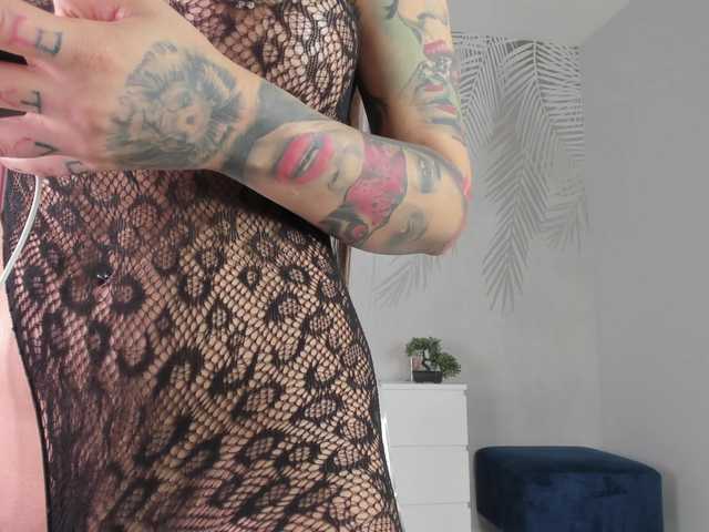 Jessy-Cruzz's BongaCams show and profile