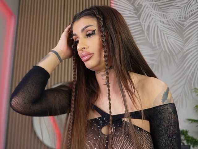 Jessy-Cruzz's BongaCams show and profile