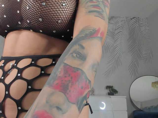 Jessy-Cruzz's BongaCams show and profile