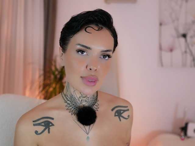 Sex chat gratuit in direct cu madnesshailey pe BongaCams