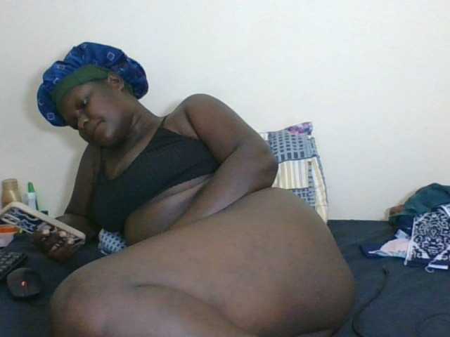 Ebonyblack28 from BongaCams