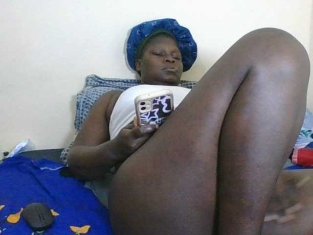 Ebonyblack28's BongaCams show and profile