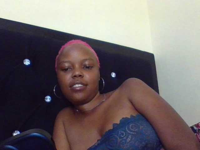 Empressvee25's BongaCams show and profile