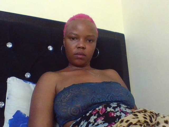 Empressvee25's BongaCams show and profile