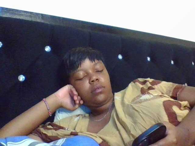 Empressvee25's BongaCams show and profile