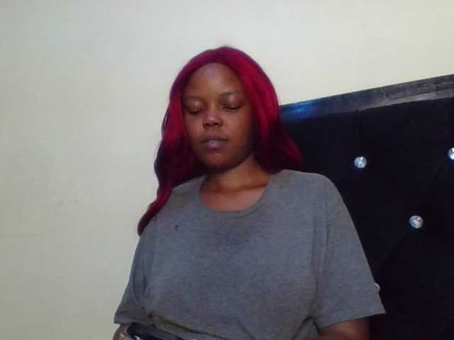 Empressvee25's BongaCams show and profile