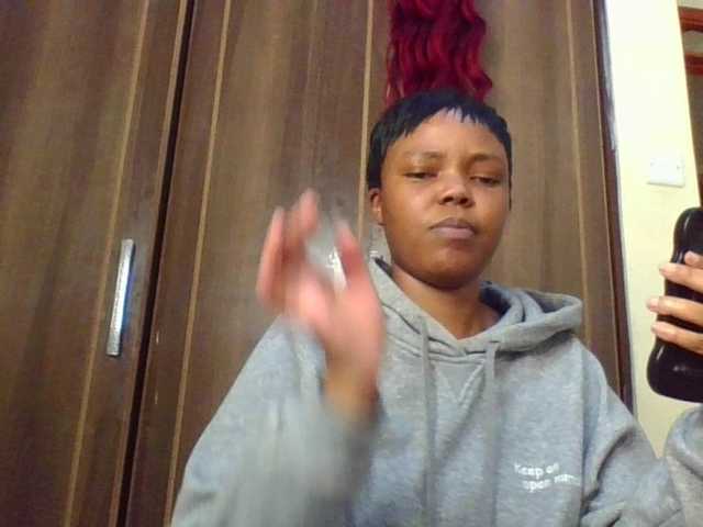 Empressvee25's BongaCams show and profile