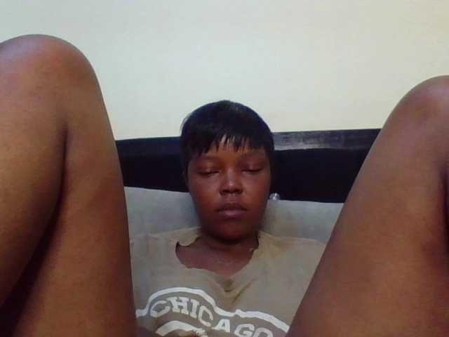 Empressvee25 live cam profile