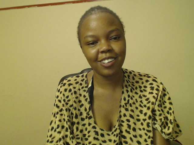 Empressvee25's BongaCams show and profile