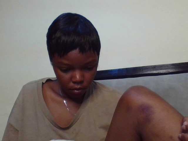 Empressvee25's BongaCams show and profile