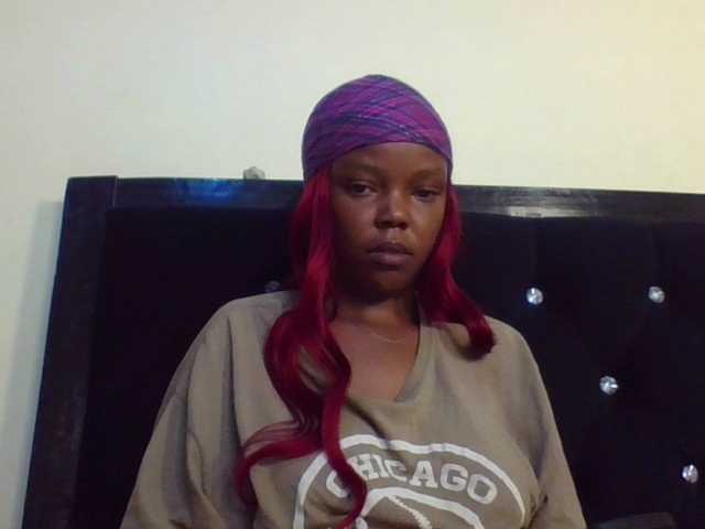 Empressvee25's BongaCams show and profile