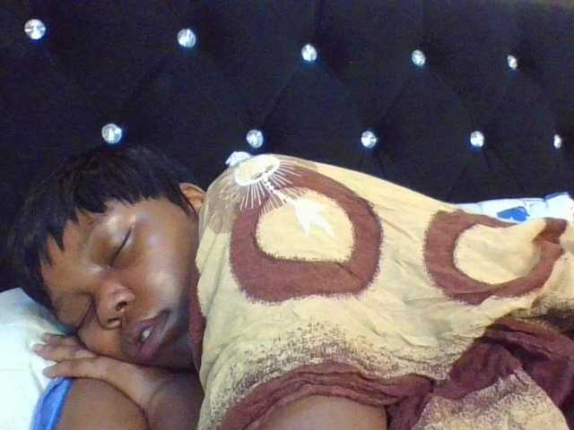 Empressvee25's BongaCams show and profile