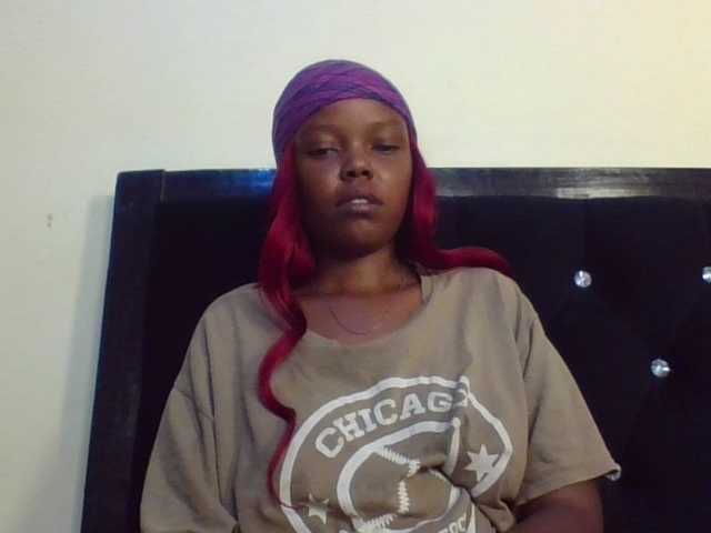 Empressvee25's BongaCams show and profile