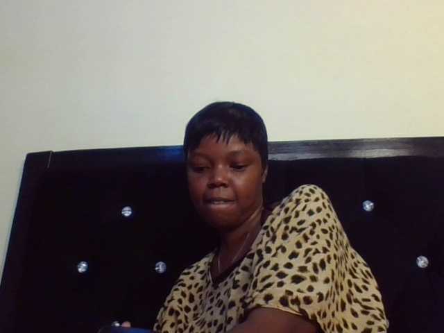 Empressvee25's BongaCams show and profile