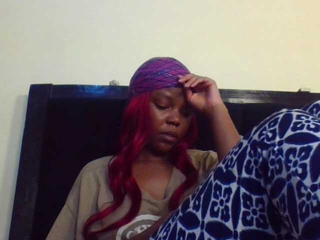 Empressvee25's BongaCams show and profile