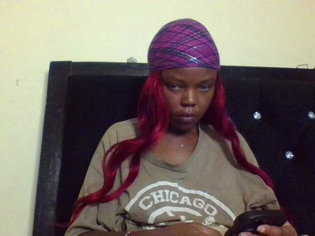 Empressvee25's BongaCams show and profile