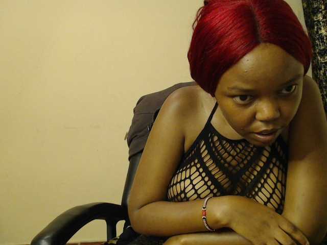 Empressvee25's BongaCams show and profile