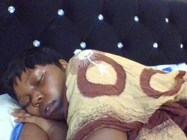 Empressvee25's BongaCams show and profile