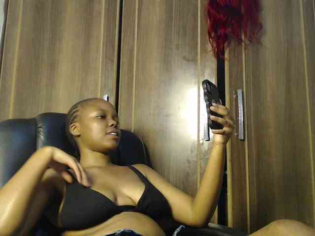 Empressvee25 Empressvee25