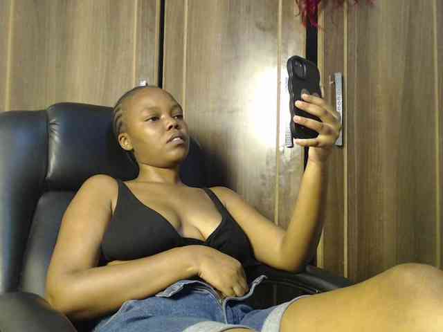 Empressvee25 Empressvee25