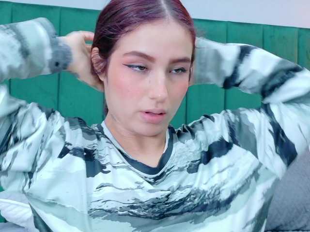 AshleyEvans21's BongaCams show and profile