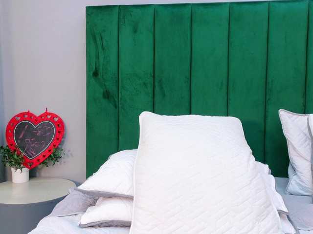 AshleyEvans21's BongaCams show and profile