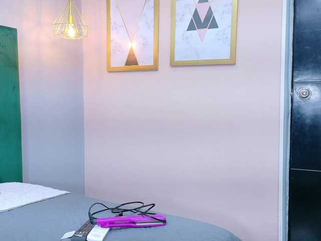 AshleyEvans21's BongaCams show and profile