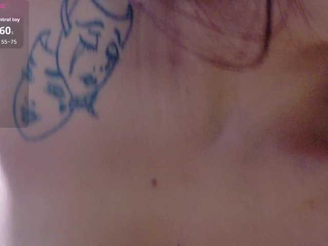 AshleyEvans21's BongaCams show and profile