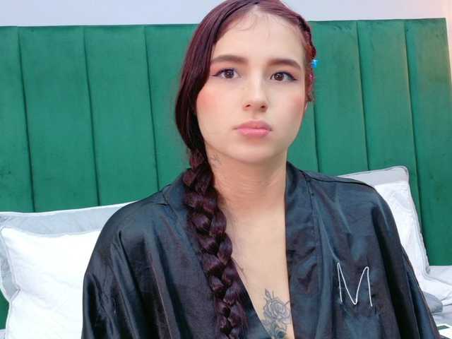 AshleyEvans21's BongaCams show and profile