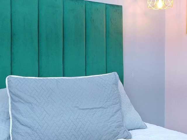 AshleyEvans21's BongaCams show and profile