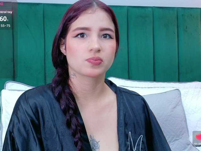 le modèle AshleyEvans21 est en webcam porno dans un show sur le site bongacams, il possède les tags suivants: Latino/Hispanic,Redhead,Shaved