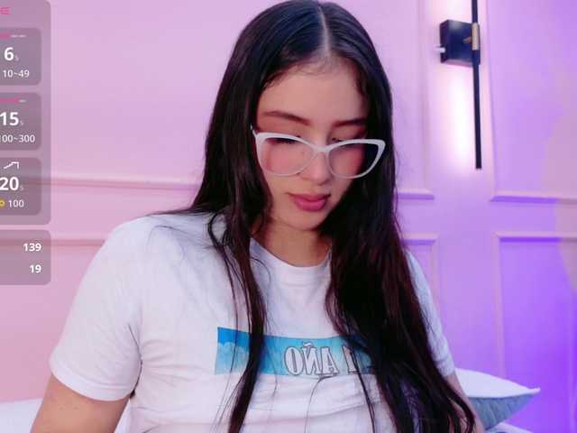 AshleyEvans21 from BongaCams