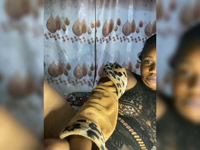 charlyne's BongaCams show and profile