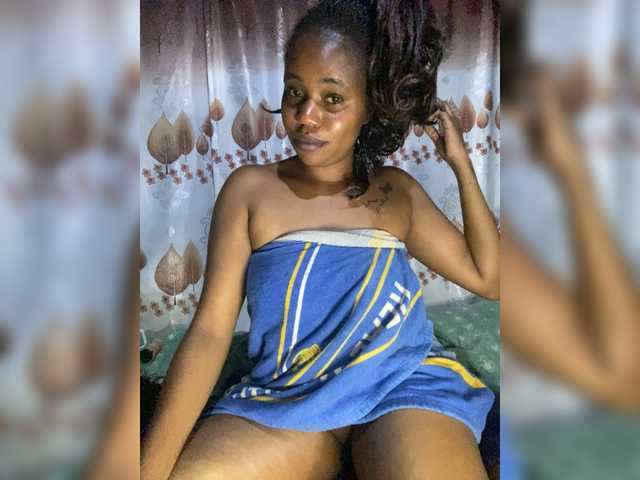 charlyne's BongaCams show and profile