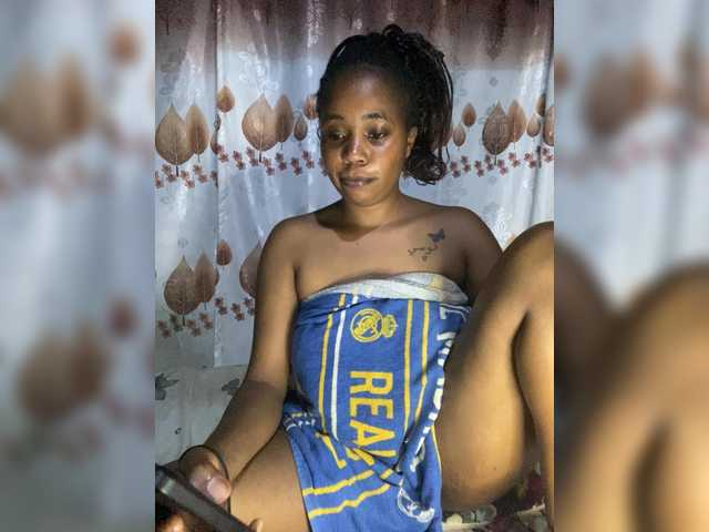 charlyne's BongaCams show and profile