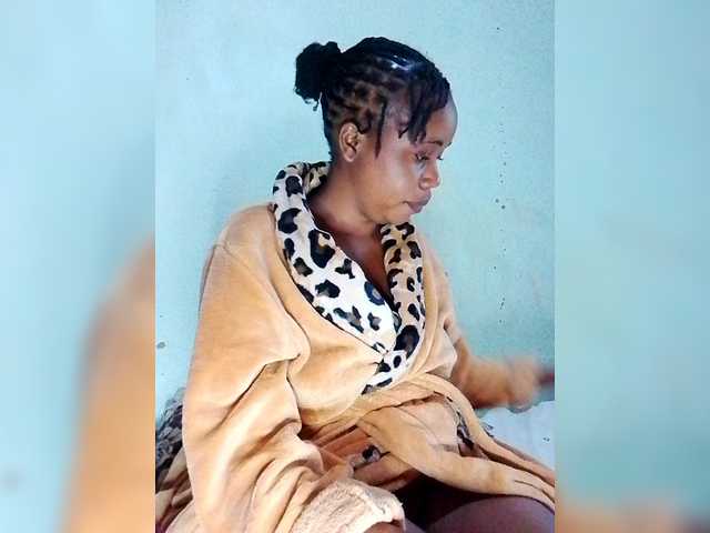 charlyne's BongaCams show and profile