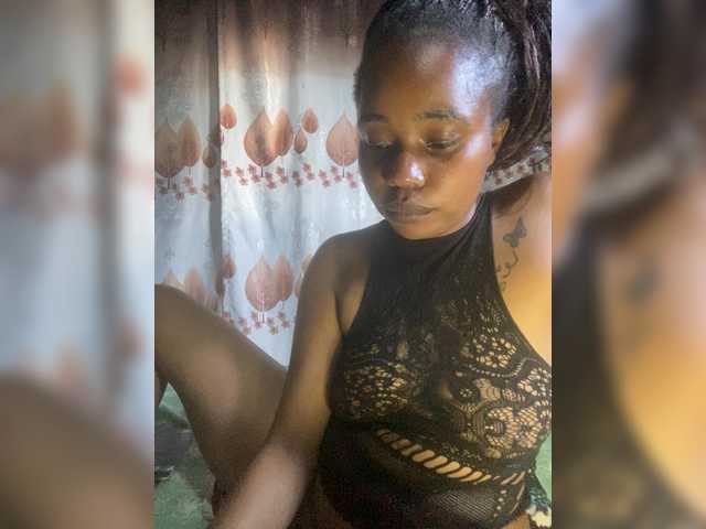 charlyne's BongaCams show and profile