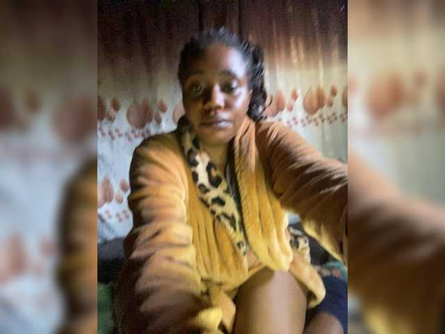 charlyne's BongaCams show and profile