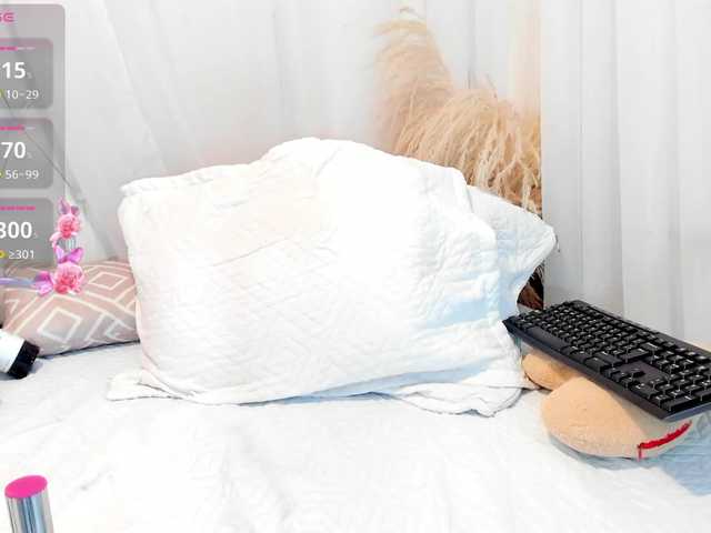 adhitii's BongaCams show and profile