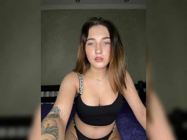 Foxxx-1's BongaCams show and profile