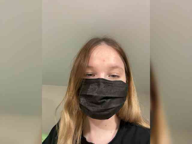 Hollymollylove webcam