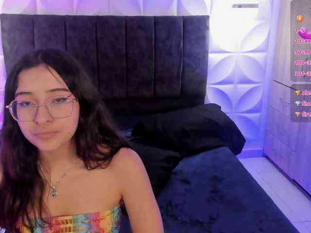 paula-69 webcam