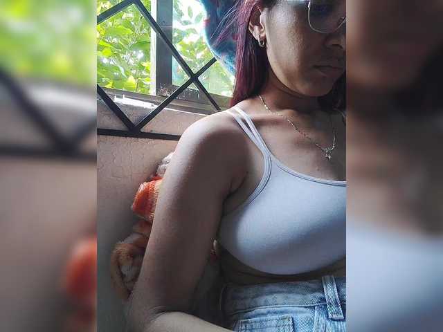 Kloe-Malkova1's BongaCams show and profile