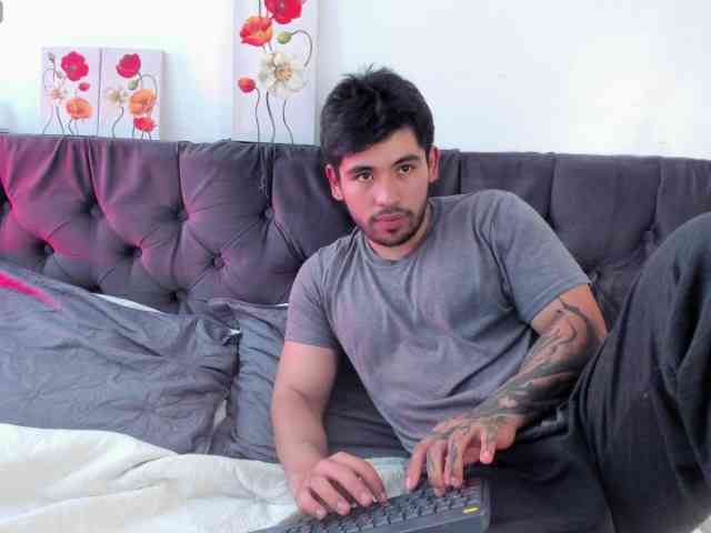 MichelandChris webcam