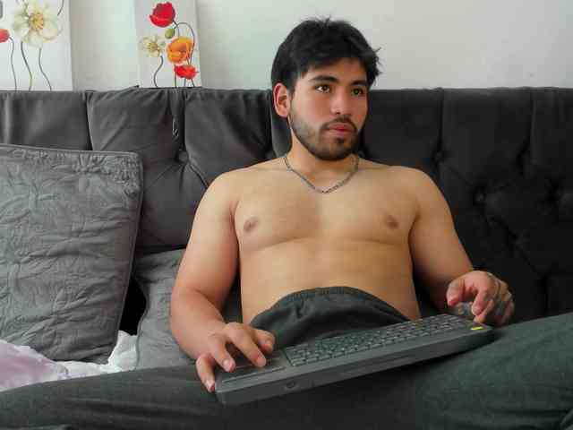 MichelandChris webcam