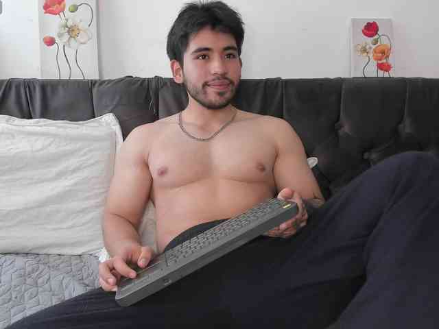 MichelandChris webcam