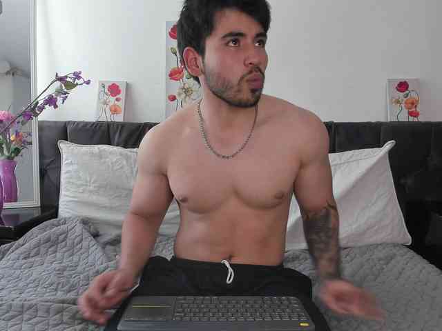 MichelandChris webcam