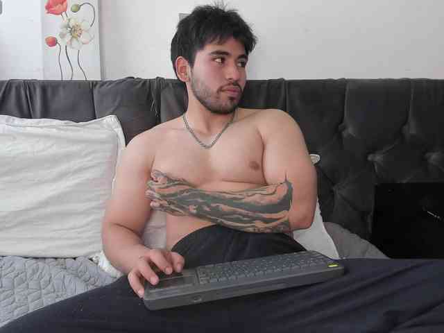 MichelandChris webcam