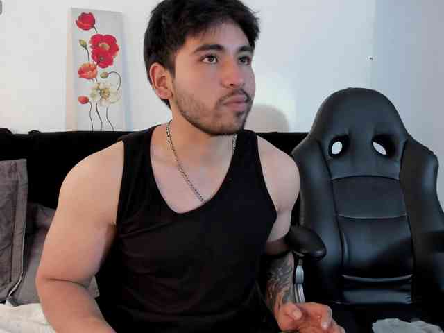 MichelandChris webcam