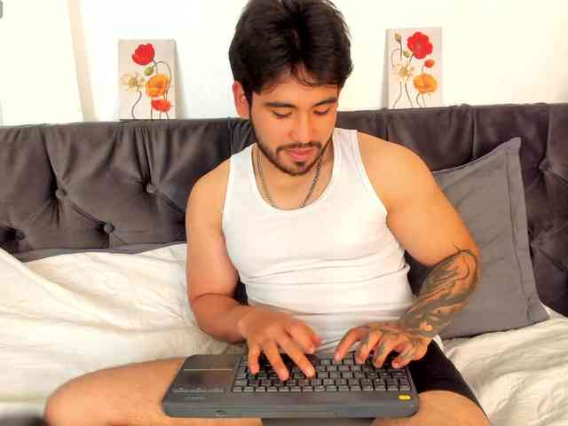 MichelandChris MichelandChris